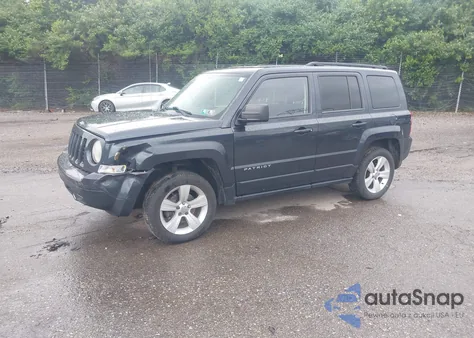 2014 Jeep Patriot Latitude z USA, uszkodzony, nr VIN 1C4NJRFB3ED892390